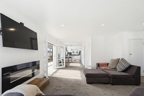 Photo of property in 21 Brixton Road, Manly, Whangaparaoa, 0930
