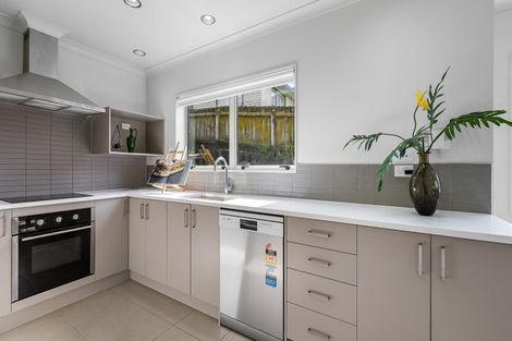 Photo of property in 58 Blanes Road, Weymouth, Auckland, 2103