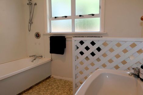 Photo of property in 166 Queen Street West, Levin, 5510