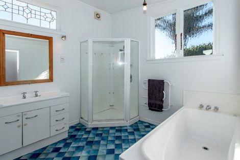 Photo of property in 99 Wellesley Road, Napier South, Napier, 4110