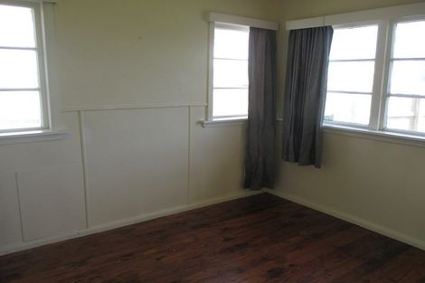 Photo of property in 27 Marine Parade South, Foxton Beach, Foxton, 4815