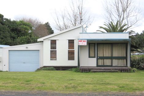 Photo of property in 115 Ocean Beach Road, Tairua, 3508