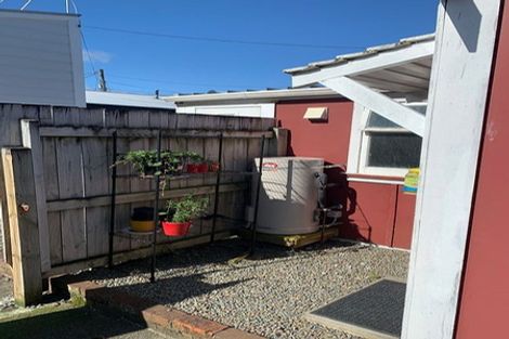 Photo of property in 16 Normanby Street, Newtown, Wellington, 6021