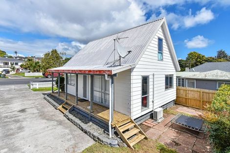 Photo of property in 1/42 Orams Road, Hillpark, Auckland, 2102