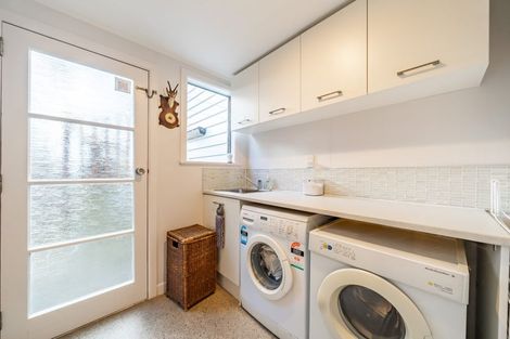 Photo of property in 29 Paekakariki Hill Road, Pauatahanui, Porirua, 5381