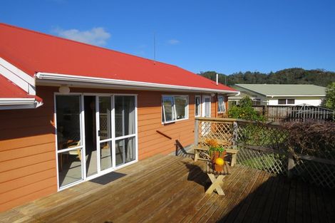 Photo of property in 12 Courthouse Lane, Coromandel, 3506