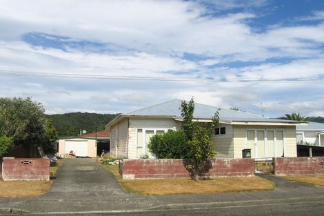 Photo of property in 17 Courtenay Road, Heretaunga, Upper Hutt, 5018