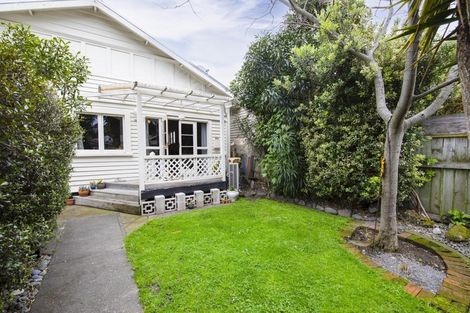 Photo of property in 27 Carnell Street, Napier South, Napier, 4110