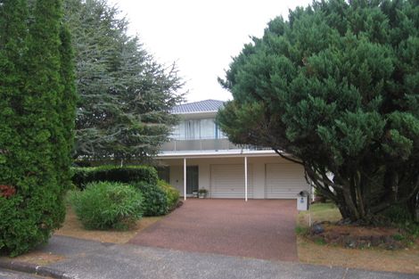 Photo of property in 4 Kerrymaria Place, Hillcrest, Auckland, 0627