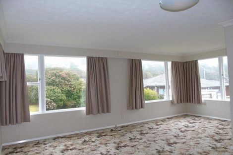 Photo of property in 8 Park Avenue, Tawa, Wellington, 5028