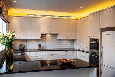 Photo of property in Chilcombe Homestead, 4 Medbury Terrace, Fendalton, Christchurch, 8041