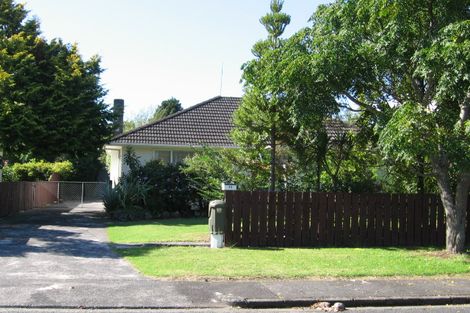 Photo of property in 13 London Street, Te Atatu Peninsula, Auckland, 0610