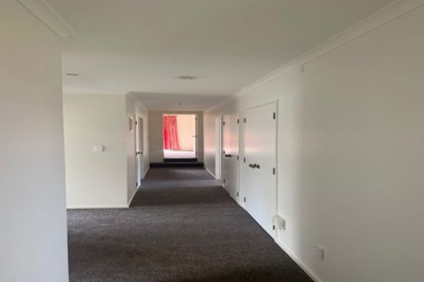 Photo of property in 28 Pukatea Avenue, Albany, Auckland, 0632