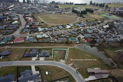Photo of property in 17 Sapphire Spring Rise, Wanaka, 9305