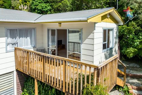 Photo of property in 11 Mokopuna Grove, Stokes Valley, Lower Hutt, 5019