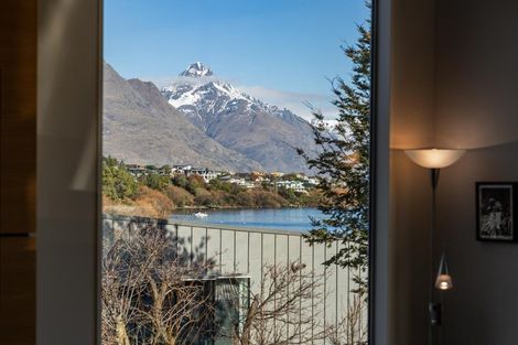 Photo of property in 37a Bay View Road, Kelvin Heights, Queenstown, 9300