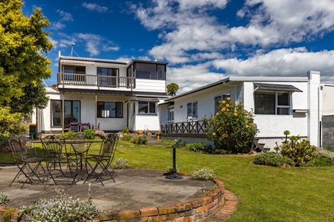 Photo of property in 84 Whiteley Street, Moturoa, New Plymouth, 4310