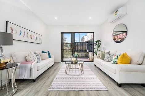 Photo of property in 8 Papatahi Lane, Flat Bush, Auckland, 2019