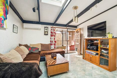 Photo of property in 2/9 Poinsettia Place, Henderson, Auckland, 0610