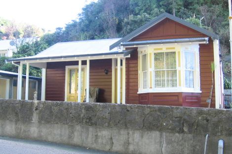 Photo of property in 38 Coote Road, Bluff Hill, Napier, 4110