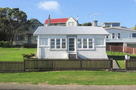 Photo of property in 8 Whanake Street, Titahi Bay, Porirua, 5022