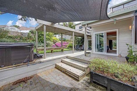 Photo of property in 38 Eugenia Rise, Totara Heights, Auckland, 2105