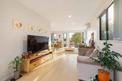 Photo of property in 9e Glenfern Road, Mellons Bay, Auckland, 2014