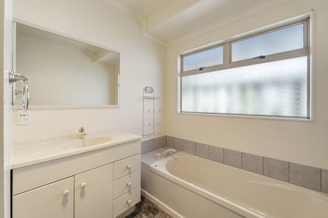 Photo of property in 43 Kiddle Drive, Hilltop, Taupo, 3330