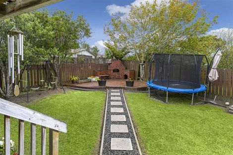 Photo of property in 45 Rosewarne Crescent, Glendene, Auckland, 0602