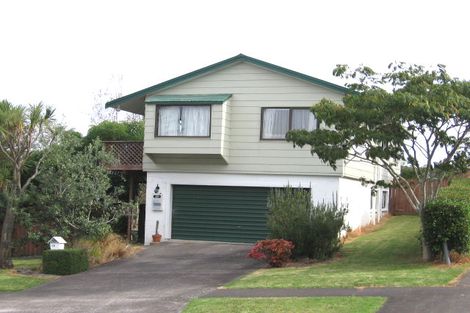 Photo of property in 16 Elizabeth Drive, West Harbour, Auckland, 0618