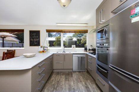 Photo of property in 11 Benzie Avenue, Wallaceville, Upper Hutt, 5018