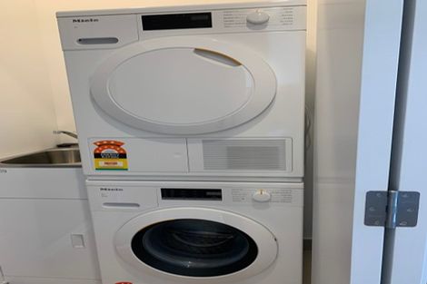 Photo of property in 5/62 Spenmoor Street, Newlands, Wellington, 6037