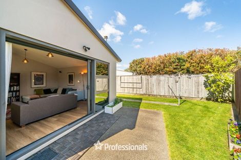 Photo of property in 8a Glen Iris Grove, Woburn, Lower Hutt, 5010