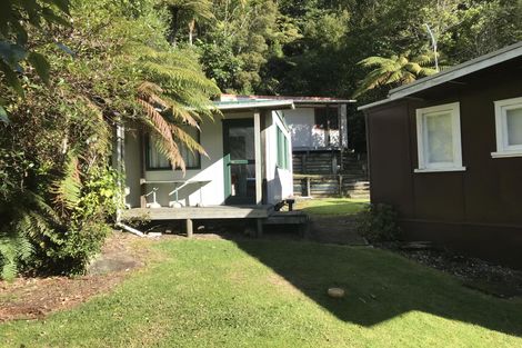 Photo of property in 19 Tombleson Road, Lake Rotoma, Rotorua, 3074