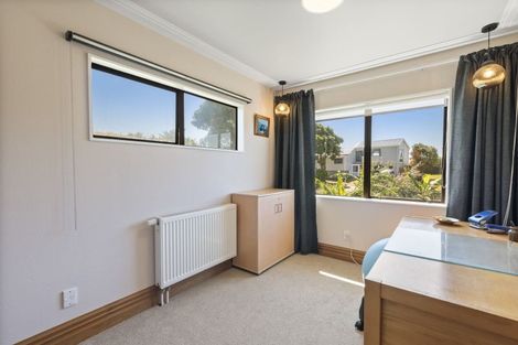 Photo of property in 37 Hicks Crescent, Waikanae Beach, Waikanae, 5036