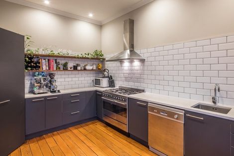 Photo of property in 90 Onepu Road, Lyall Bay, Wellington, 6022