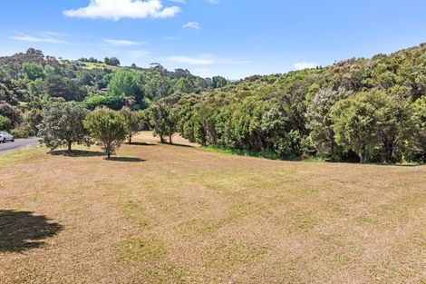 Photo of property in 129 Stratford Drive, Cable Bay, 0420
