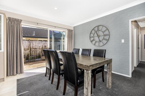 Photo of property in 28 Belfry Place, Wattle Downs, Auckland, 2103