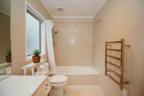 Photo of property in 2/12 Sherwood Avenue, Te Atatu South, Auckland, 0610