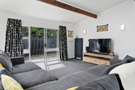 Photo of property in 1/4 Kereru Street, Two Mile Bay, Taupo, 3330