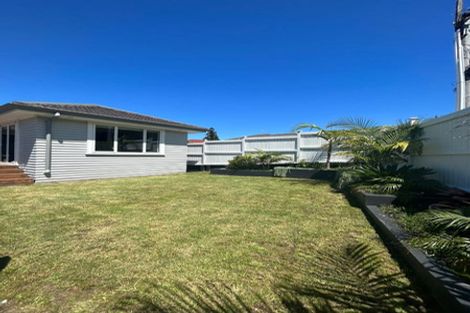 Photo of property in 6 Channel View Road, Campbells Bay, Auckland, 0630