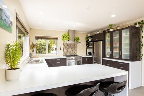 Photo of property in 71 Karamea Street, Whalers Gate, New Plymouth, 4310