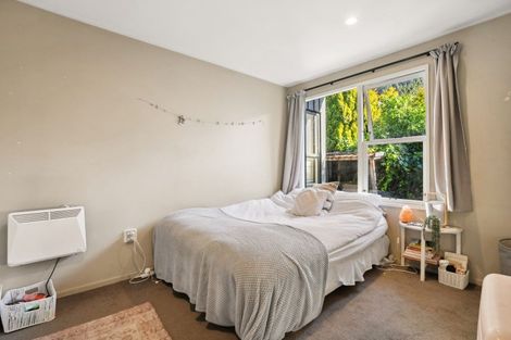 Photo of property in 6 Wynyard Crescent, Fernhill, Queenstown, 9300