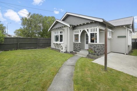 Photo of property in 1/19 Hills Road, Edgeware, Christchurch, 8013