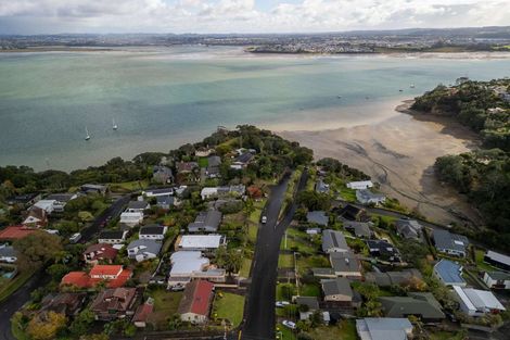 Photo of property in 116 Island Bay Road, Beach Haven, Auckland, 0626
