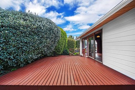 Photo of property in 2 Ensign Place, Hillcrest, Auckland, 0627