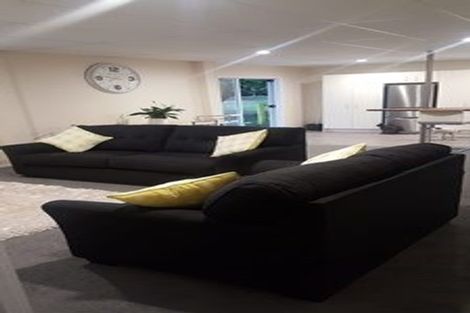 Photo of property in 21 Pyle Road West, One Tree Point, 0118