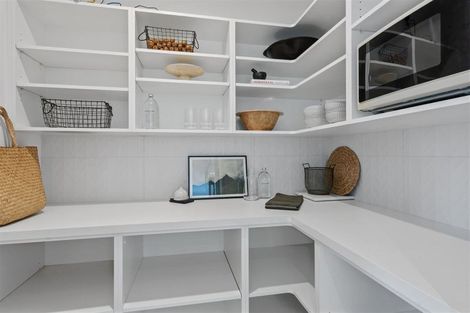 Photo of property in 38 Landsdowne Terrace, Cashmere, Christchurch, 8022