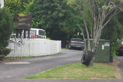 Photo of property in 1/9 Embassy Place, Glenfield, Auckland, 0629