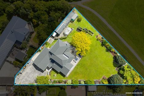 Photo of property in 27 Abby Road, Fitzherbert, Palmerston North, 4410